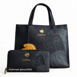 Disney Loungefly The Lion King Simba Debossed Satchel and Wallet